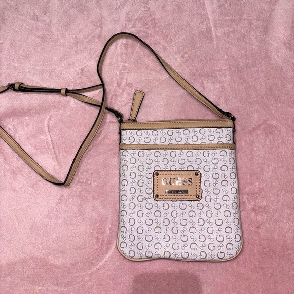 GUESS White With Beige Monogram Crossbody - Picture 3 of 8